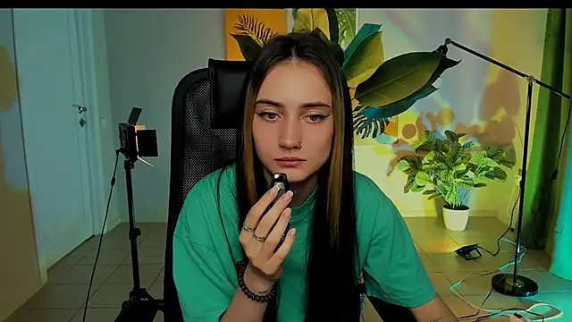 Snapshot of olivianorton chatting on September 22, 1:42 pm olivianorton online show from September 22, 1:42 pm