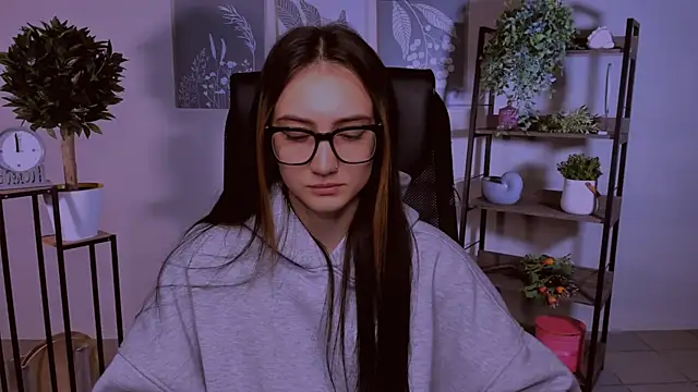 Snapshot of olivianorton chatting on October 12, 3:14 pm olivianorton online show from October 12, 3:14 pm