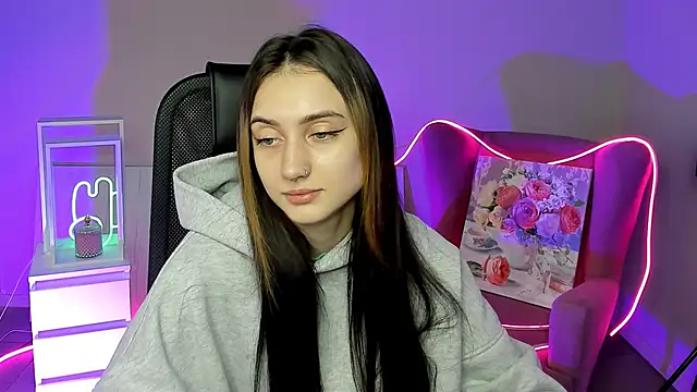 Snapshot of olivianorton chatting on October 7, 12:20 pm olivianorton online show from October 7, 12:20 pm