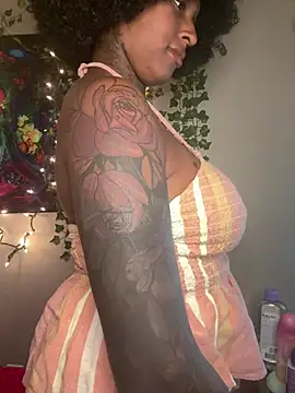 MistiSavannah online show from June 26, 2:13 am