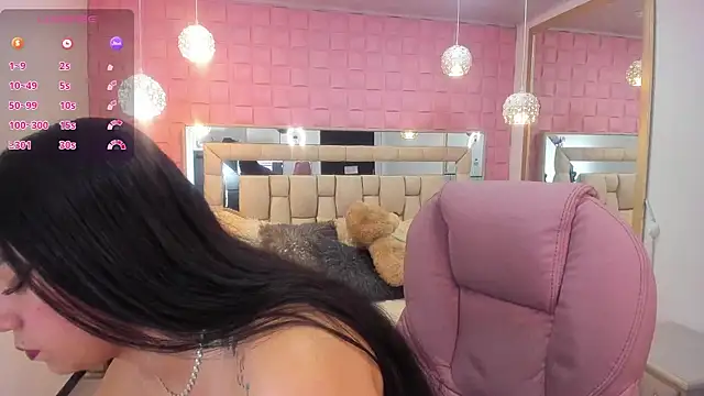 Snapshot of _laaura_ chatting on October 16, 5:37 pm laaura online show from October 16, 5:37 pm