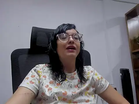 Snapshot of dalila_macherano1 chatting on September 17, 10:19 pm dalila macherano1 online show from September 17, 10:19 pm
