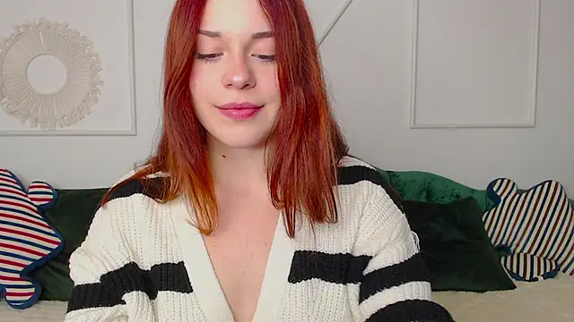 Snapshot of Little_melodyy chatting on September 25, 8:39 pm Little melodyy online show from September 25, 8:39 pm