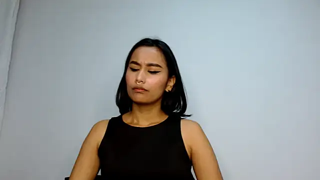 Snapshot of Gia_Lee chatting on October 13, 3:20 am Gia Lee online show from October 13, 3:20 am