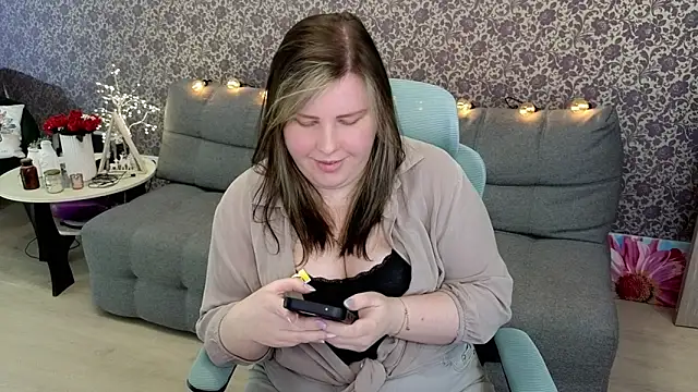 Snapshot of Lillit__ chatting on September 15, 8:27 pm Lillit online show from September 15, 8:27 pm