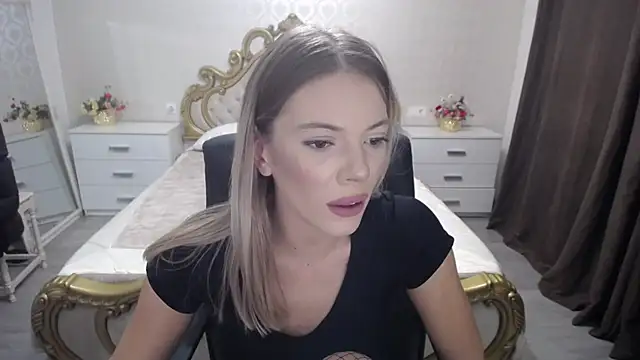 Snapshot of AmberTop chatting on October 7, 7:46 am AmberTop online show from October 7, 7:46 am