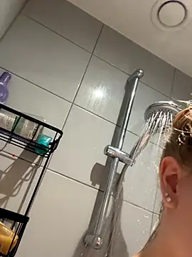 Chloemillerrxx online show from September 15, 12:13 pm