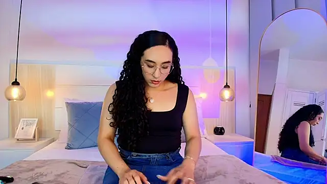 alehia cute online show from November 18, 11:15 pm