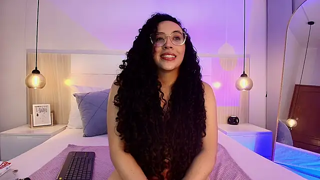 Snapshot of alehia_cute chatting on October 17, 12:36 am alehia cute online show from October 17, 12:36 am