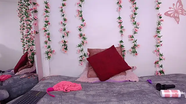 Danagh  online show from September 18, 11:03 pm