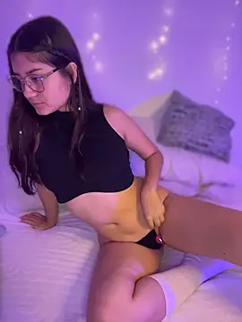 Miss    lissa online show from May 6, 2:26 am