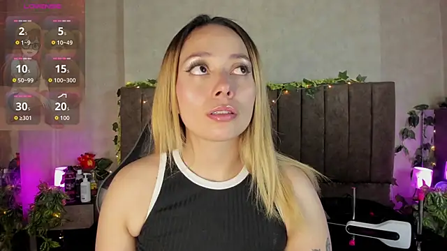 LanaMills  online show from April 16, 5:30 am