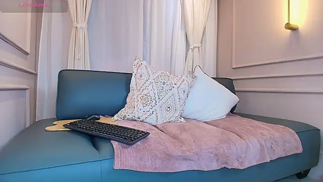 Nahomi key  online show from November 21, 8:22 pm