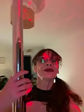 Chris06d22xh online show from May 29, 8:40 pm