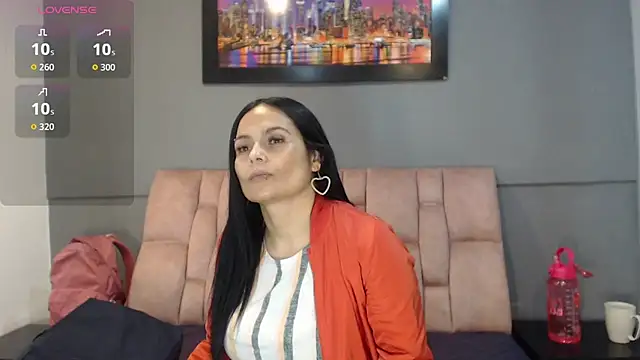 CharlotteCottin online show from December 17, 11:25 am