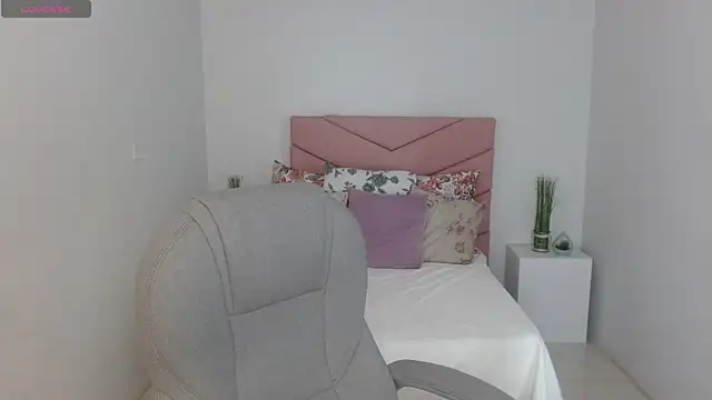 SarayVega  online show from November 5, 7:19 pm