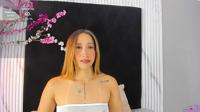 MONIK FOX CR online show from November 28, 7:50 pm