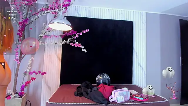 MONIK FOX CR online show from October 27, 7:41 pm