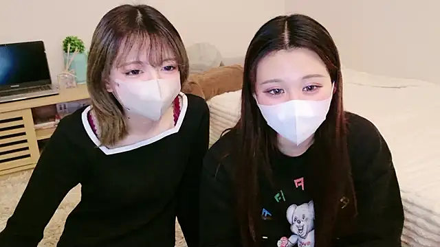 Azusa DoMybest online show from February 27, 9:20 am