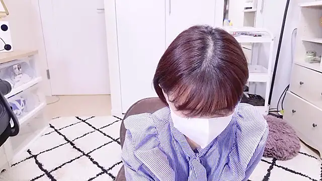 Azusa DoMybest online show from September 29, 6:29 am