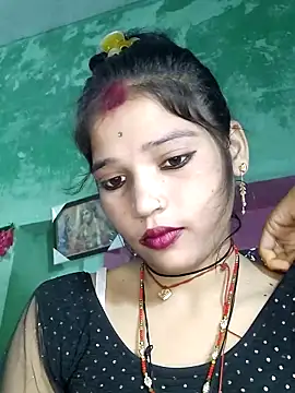 Snapshot of Sapna_Love143 chatting on October 13, 4:37 am Sapna Love143 online show from October 13, 4:37 am