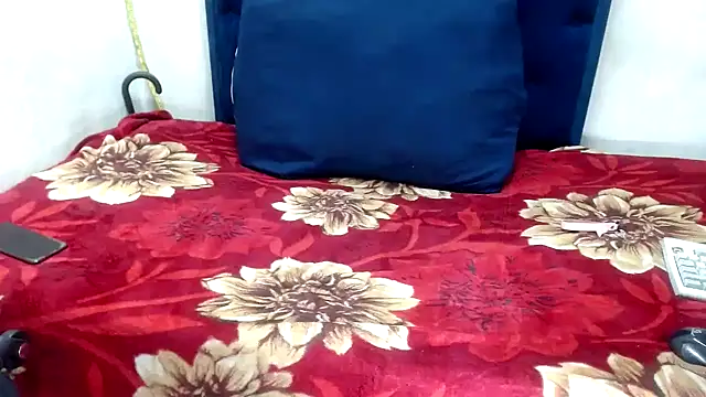 Snapshot of BUNNYCHOWX28 chatting on October 12, 8:33 pm BUNNYCHOWX28 online show from October 12, 8:33 pm