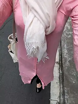 pink-mai online show from June 6, 1:01 am