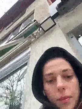 EllyLynn online show from March 15, 8:05 am