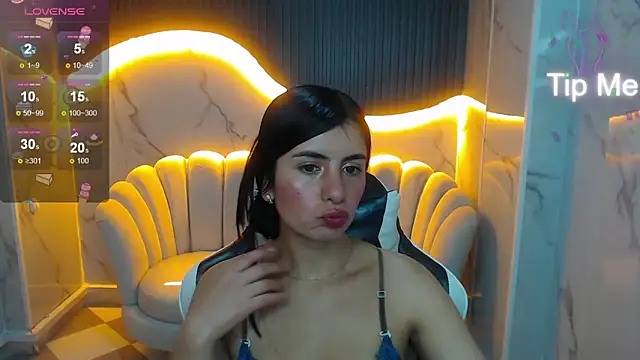 Eilyn love b online show from October 11, 1:25 pm