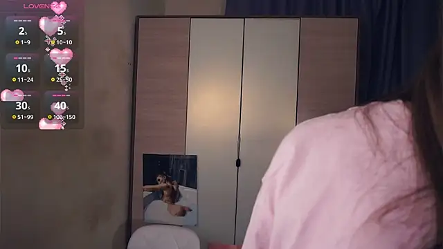 NguyetHankey online show from November 8, 3:06 pm