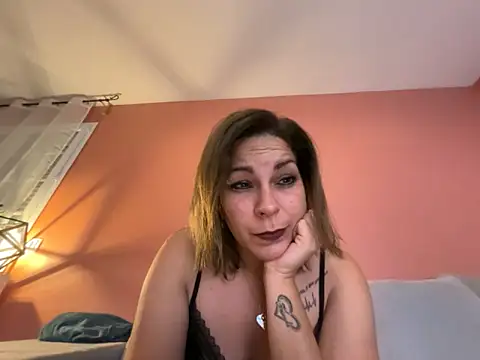 minettedusud online show from November 20, 9:16 pm