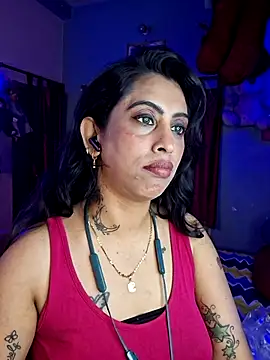 Love Beauty01 online show from April 2, 7:00 pm