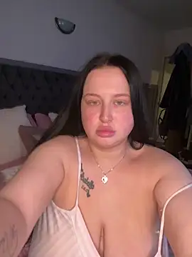 brunetteGirl274 online show from March 22, 10:27 pm