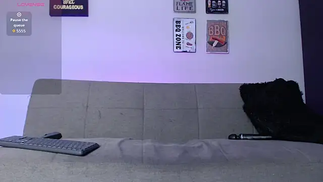 Snapshot of elizabethboltXXX chatting on September 24, 7:57 pm elizabethboltXXX online show from September 24, 7:57 pm