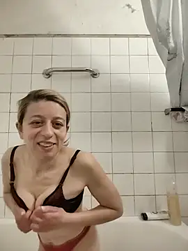 TheBunnyAndTheMaster online show from April 12, 11:28 pm