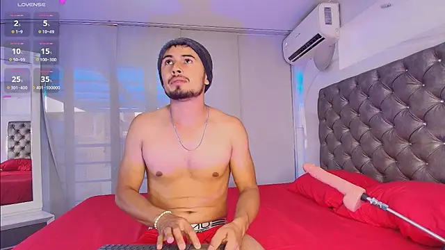 Valentiinoss online show from March 25, 9:39 pm