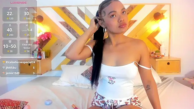 Snapshot of SoleneFontaine chatting on September 11, 1:55 pm SoleneFontaine online show from September 11, 1:55 pm