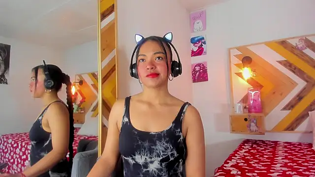 SoleneFontaine online show from November 7, 2:11 pm