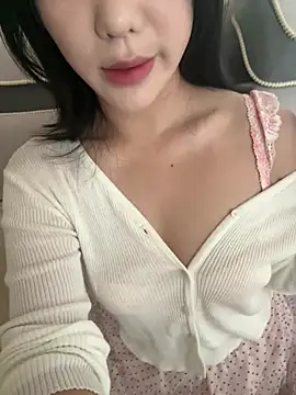 luluya1314 online show from July 22, 2:23 am