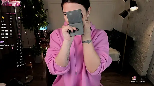 Dark Moni online show from January 8, 2:48 am