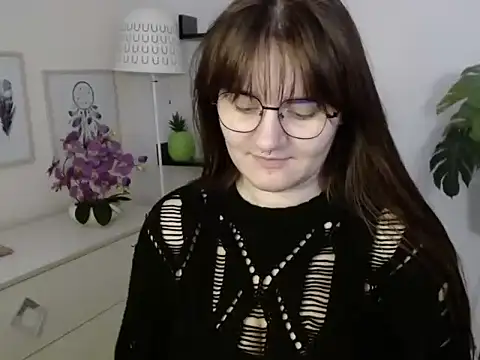 Snapshot of Julie_Diamond chatting on October 27, 3:18 pm Julie Diamond online show from October 27, 3:18 pm