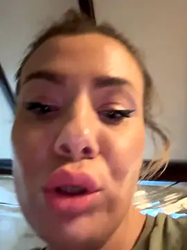 emmasweett11 online show from September 29, 2:44 pm