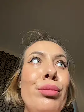 emmasweett11 online show from October 19, 1:57 pm