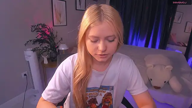 Snapshot of Millie_Vanillies chatting on September 12, 3:08 pm Millie Vanillies online show from September 12, 3:08 pm