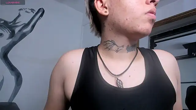 Snapshot of AlanRed_ chatting on September 23, 4:21 am AlanRed online show from September 23, 4:21 am