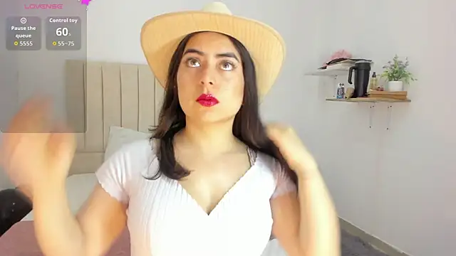 Snapshot of sashaa_petit chatting on September 15, 12:02 pm sashaa petit online show from September 15, 12:02 pm
