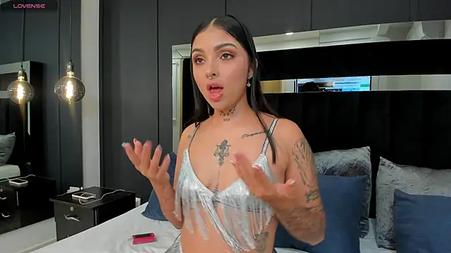 hannah miltonn online show from December 18, 10:58 pm