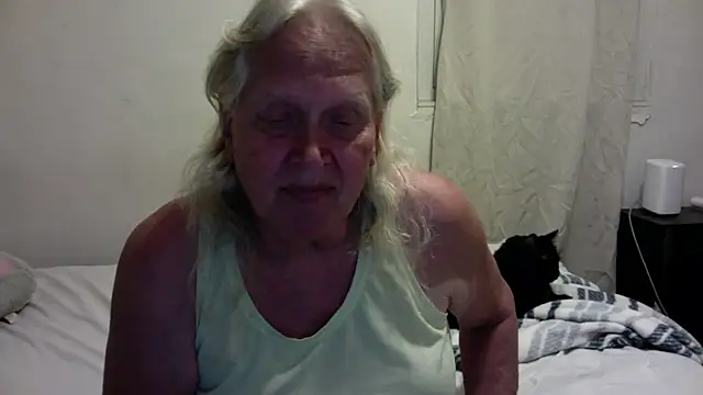 OldLadySara online show from October 20, 12:35 am