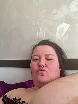 SunnyLeila2101 online show from April 6, 10:27 am