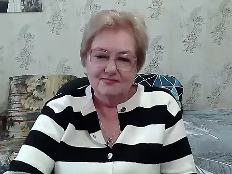 Renata62011 online show from November 27, 1:03 pm